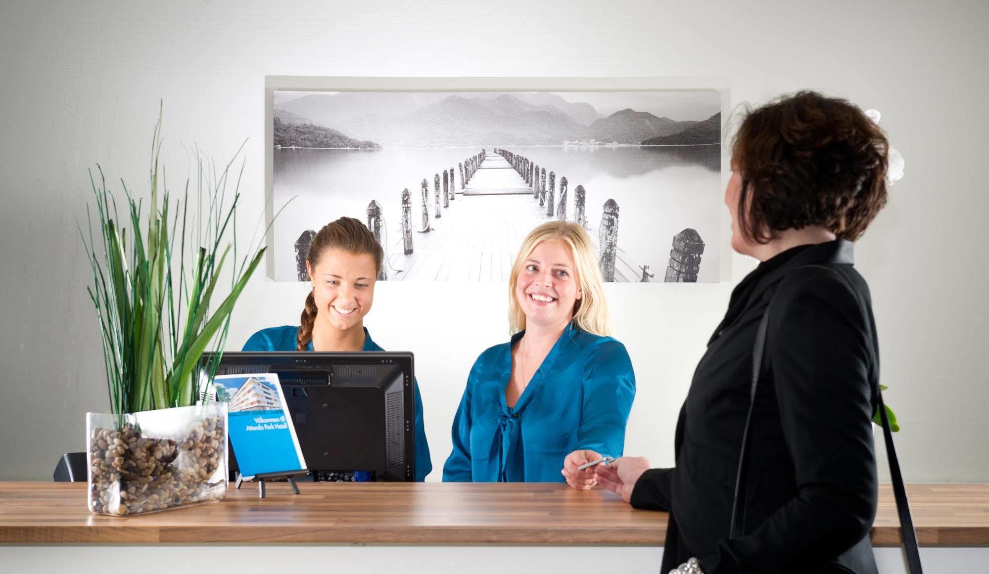 Attendo Park Hotell フッディンゲ エクステリア 写真